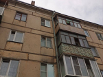 Крышу многоквартирника на Садовой починят к сентябрю