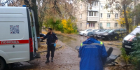 Спасатели три раза за сутки помогли медикам с транспортировкой людей в Кашире - Regions.Ru